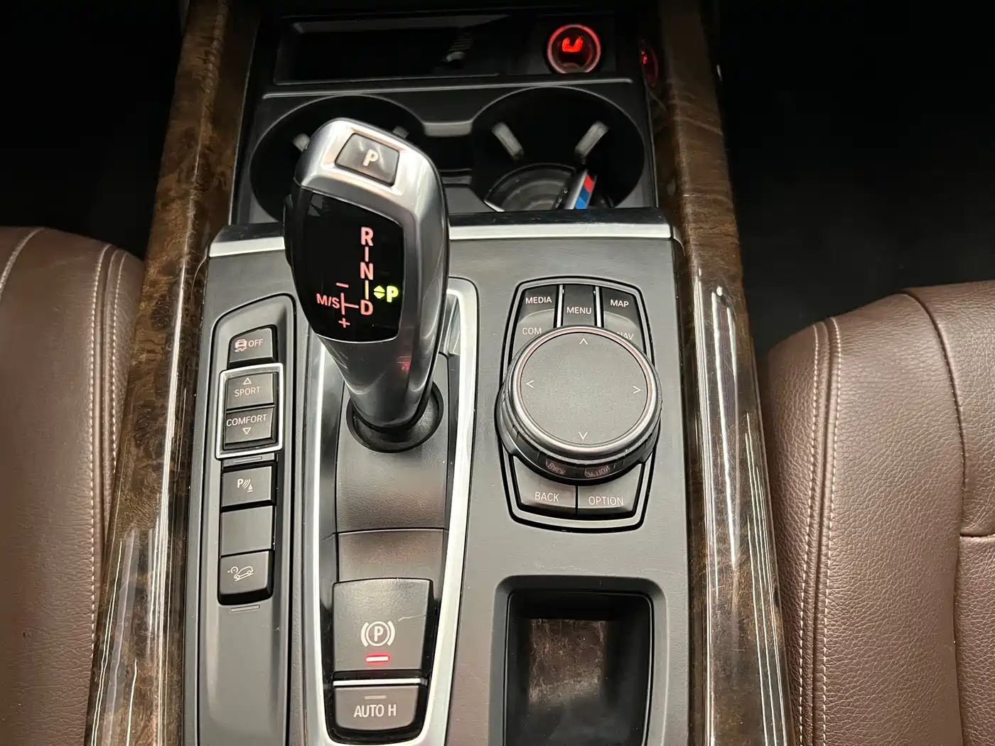 BMW X5 (Import) 2018 xDrive35i Elegant Model фото 12