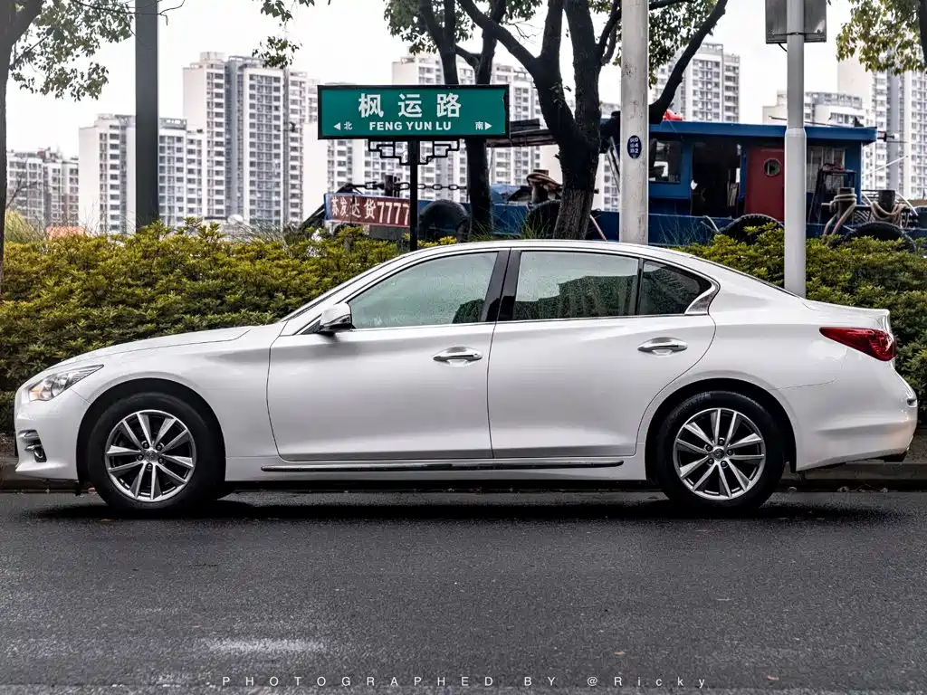 Infiniti Q50L 2015 2015 2.0T Comfort