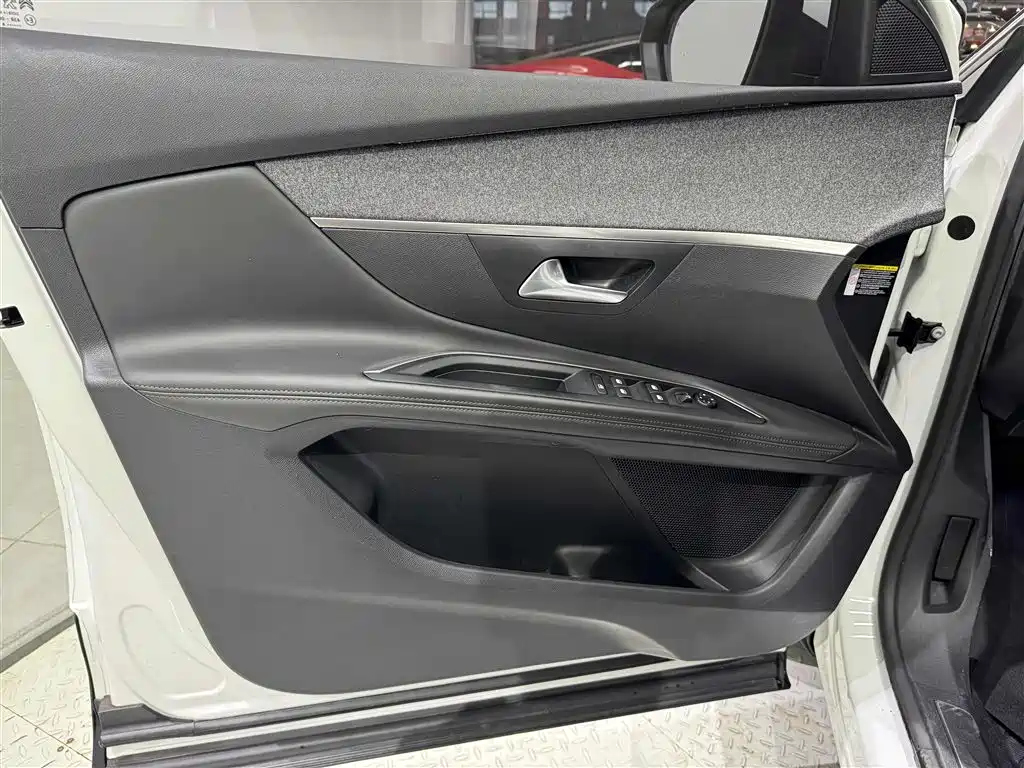 Peugeot 5008 2018 2017 380THP 7-seat Luxury Edition