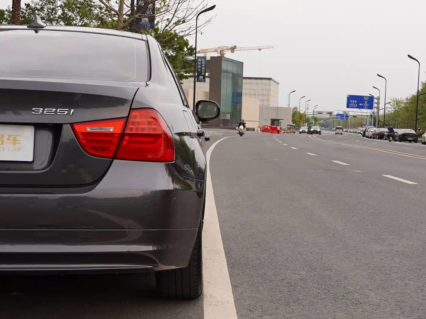 BMW 3 Series 2009 325i Luxury фото 26