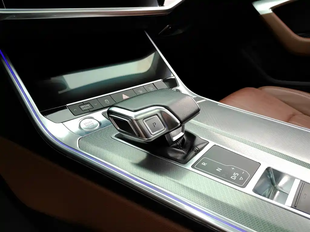 Audi A6L 2019 45 TFSI quattro Premium Elegance фото 12