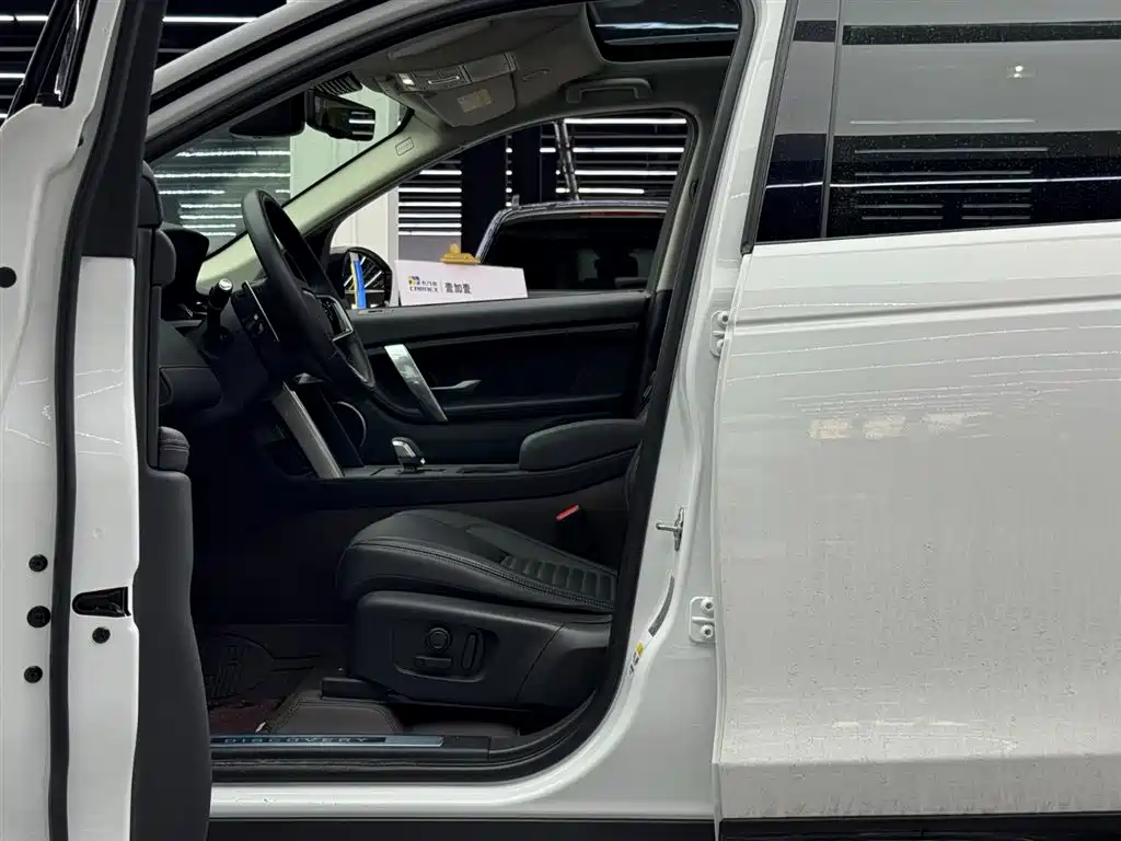 Land Rover Discovery Sport 2024 Luxury Custom Edition фото 6
