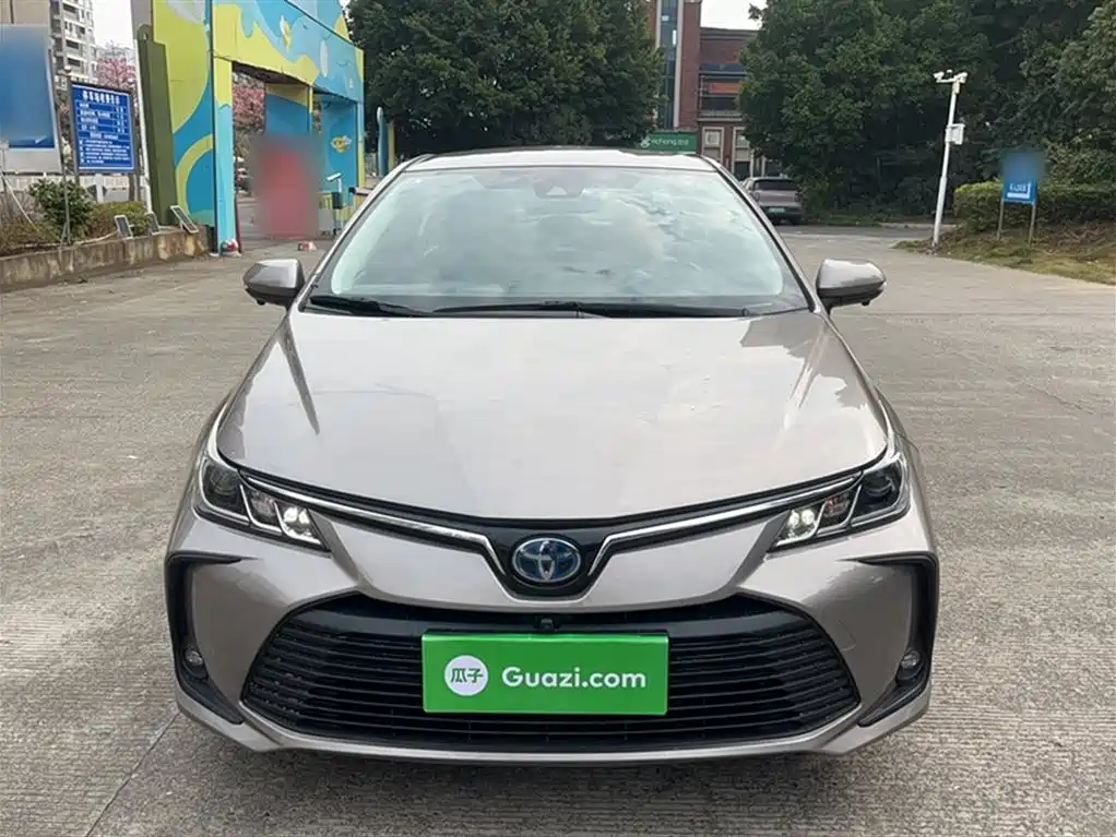 Toyota Corolla 2021 Hybrid 1.8L E-CVT Pioneer Edition фото 28