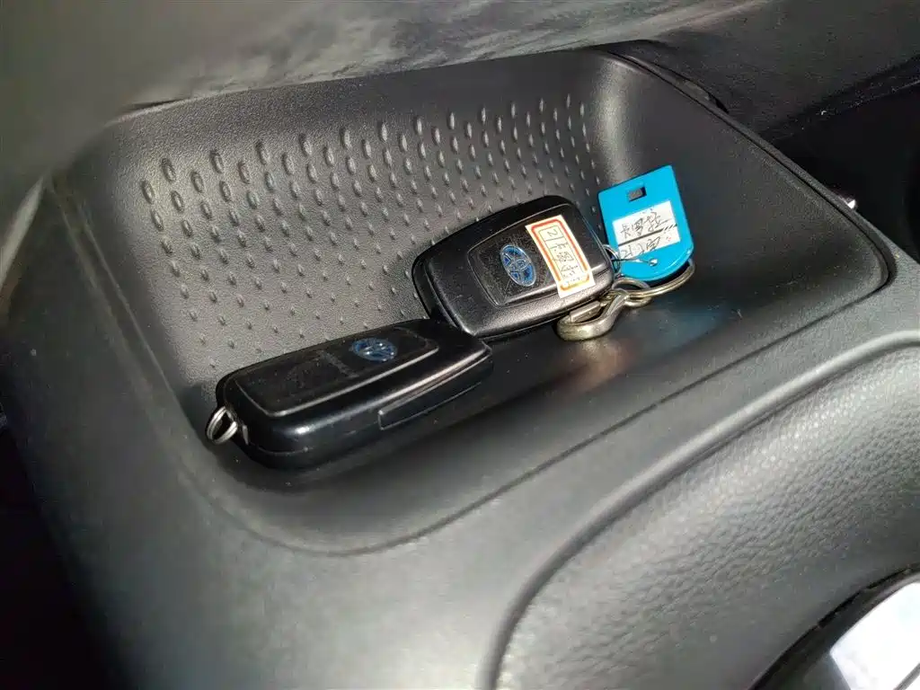 Toyota Corolla 2021 Hybrid 1.8L E-CVT Pioneer Edition фото 11