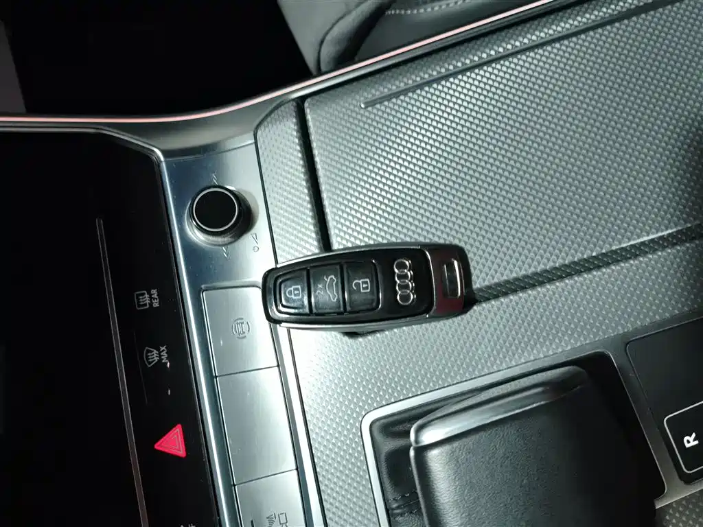 Audi A6L 2023 Facelift 45 TFSI Premium Dynamic фото 9