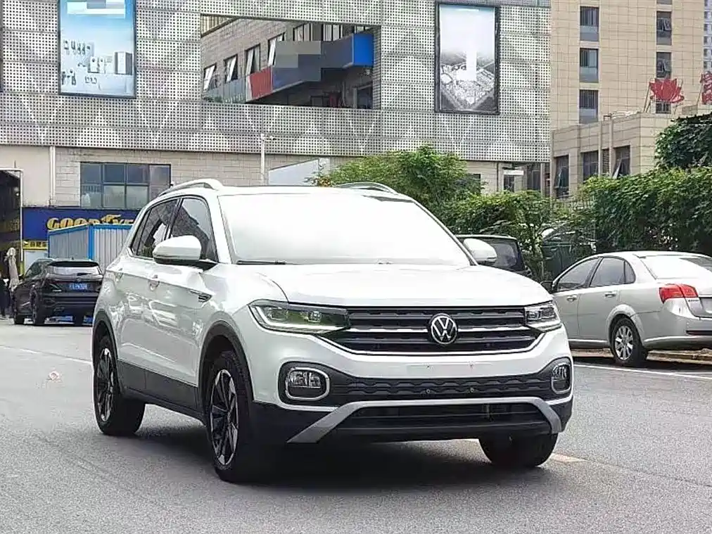 Volkswagen Tanying 2021 1.5L Automatic Smart Connect Edition фото 8