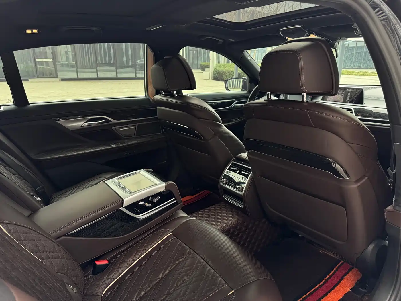 BMW 7 Series 2019 Facelift 740Li Leading M Sport Package фото 19