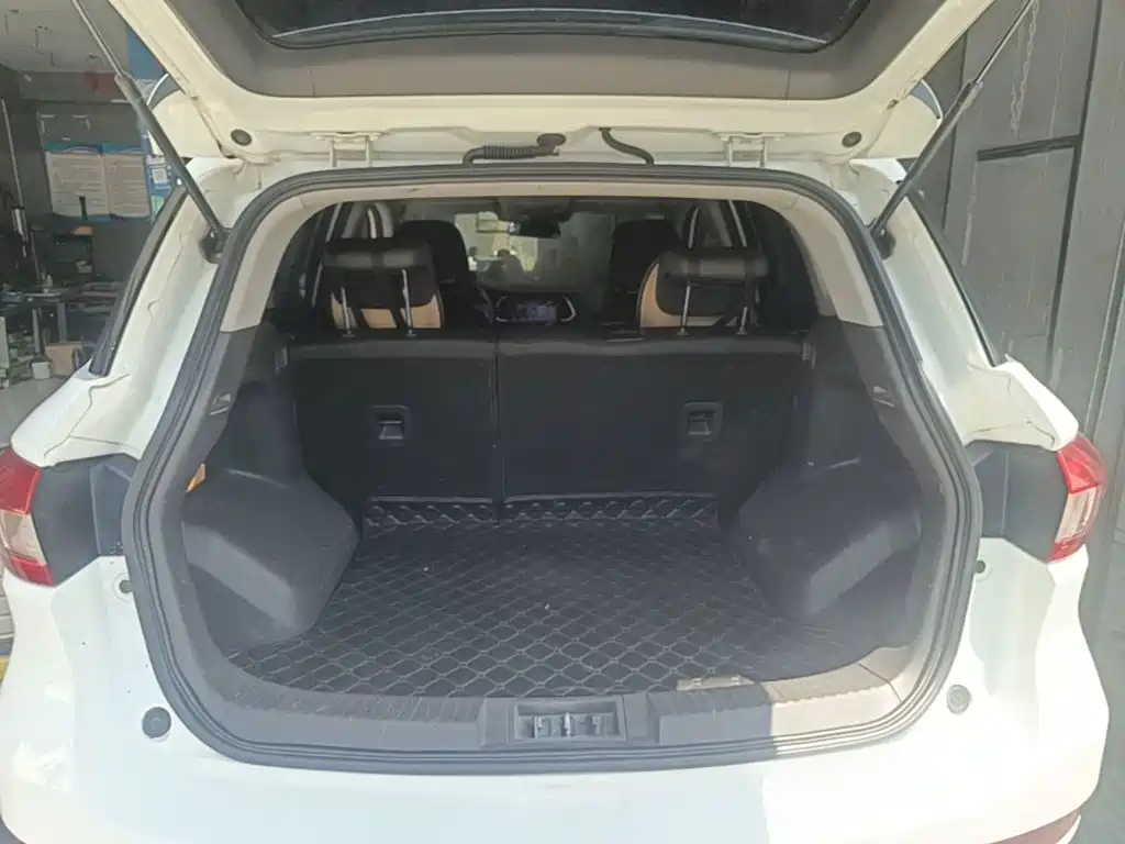 GAC Trumpchi GS4 2015 2015 200T G-DCT Comfort Edition