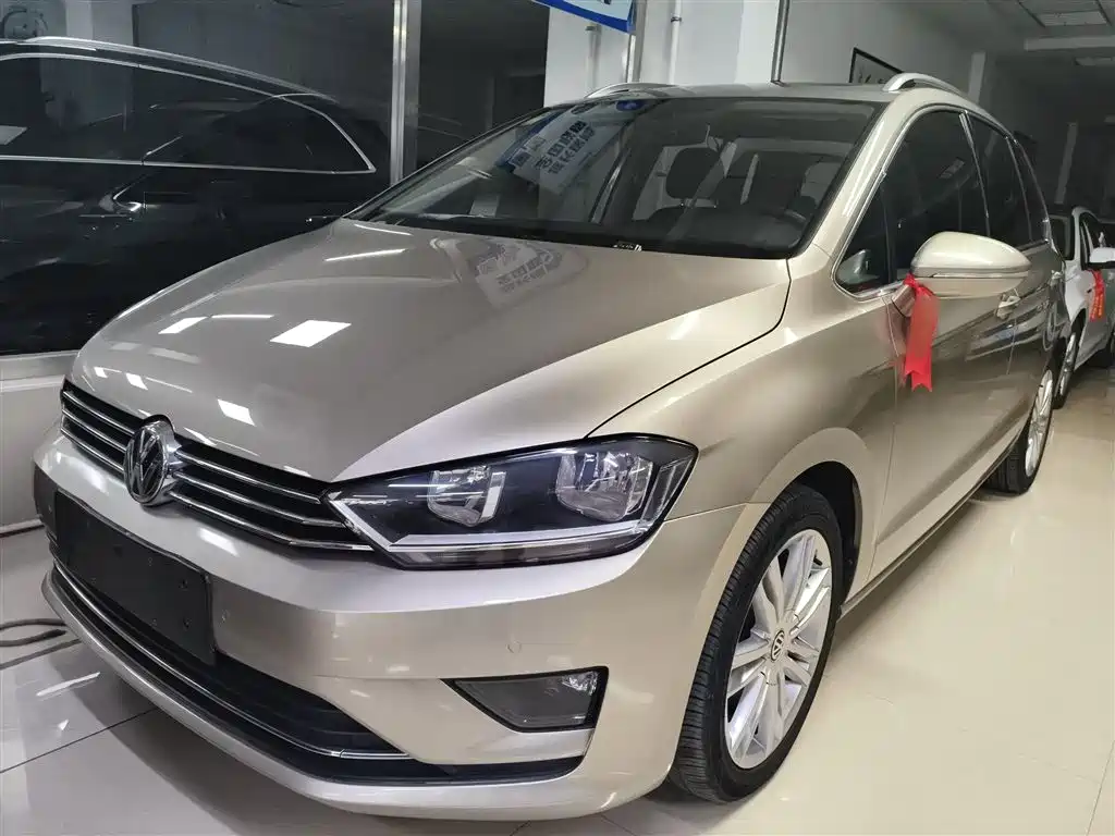 Volkswagen Golf Sportsvan 2016 230TSI Automatic Luxury фото 2