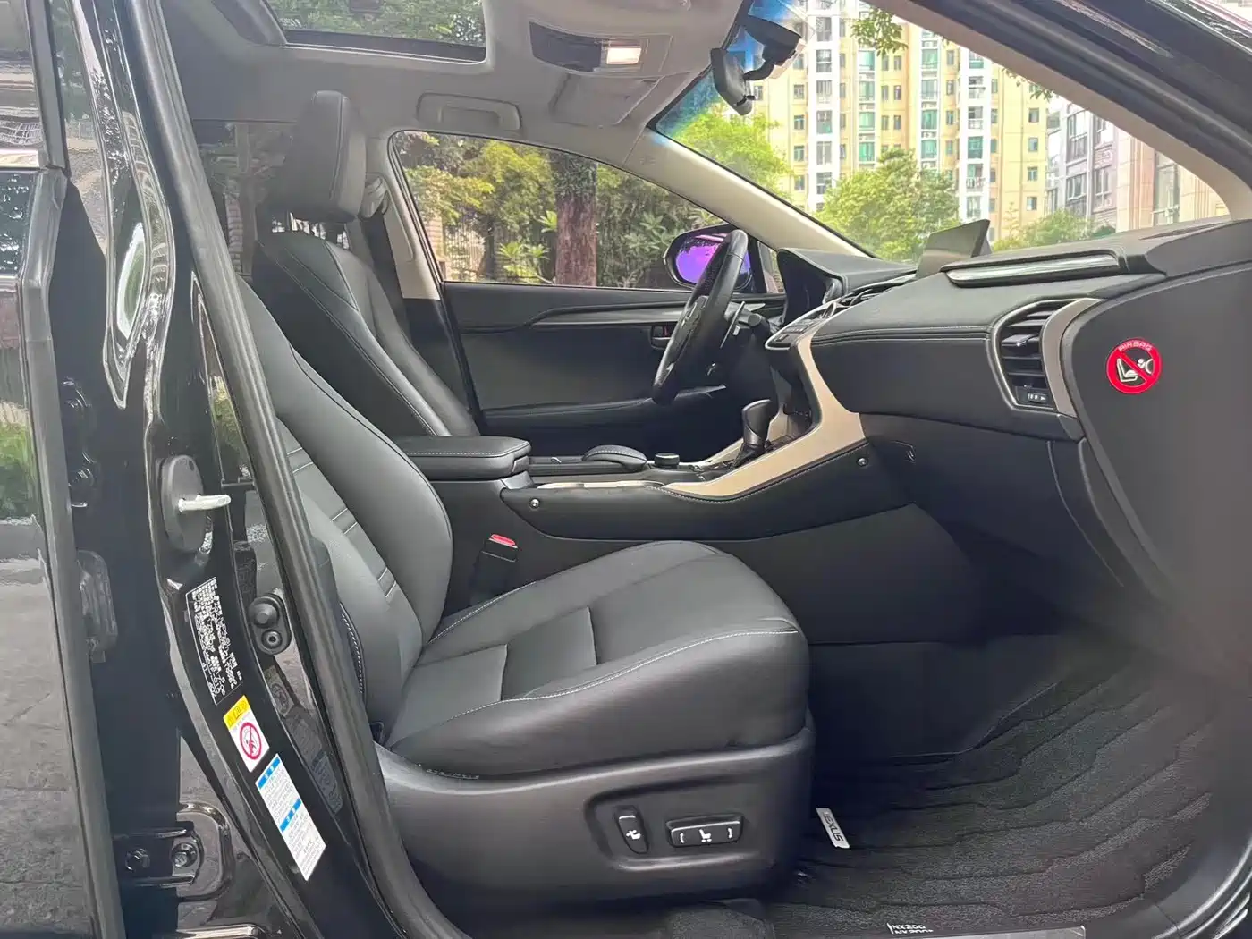 Lexus NX 2015 200t AWD F Sport фото 10