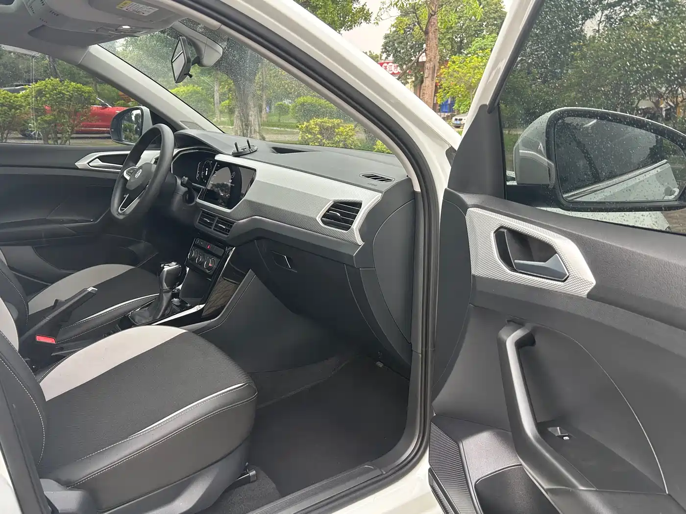 VOLKSWAGEN EXPLORING THE SHADOW