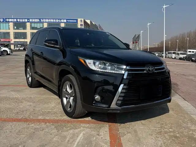 TOYOTA HIGHLANDER