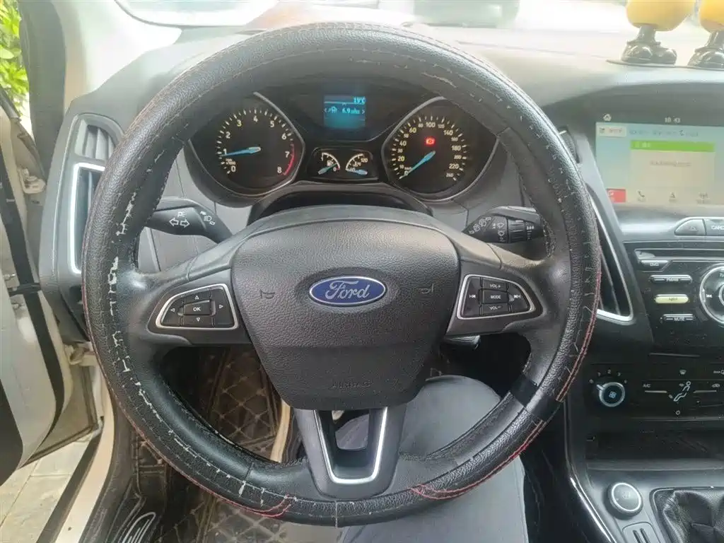 Фото 3 - Ford Focus