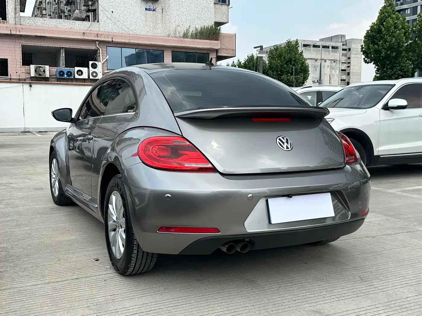 Volkswagen Beetle 2013 1.4TSI Fender Rock Edition фото 10