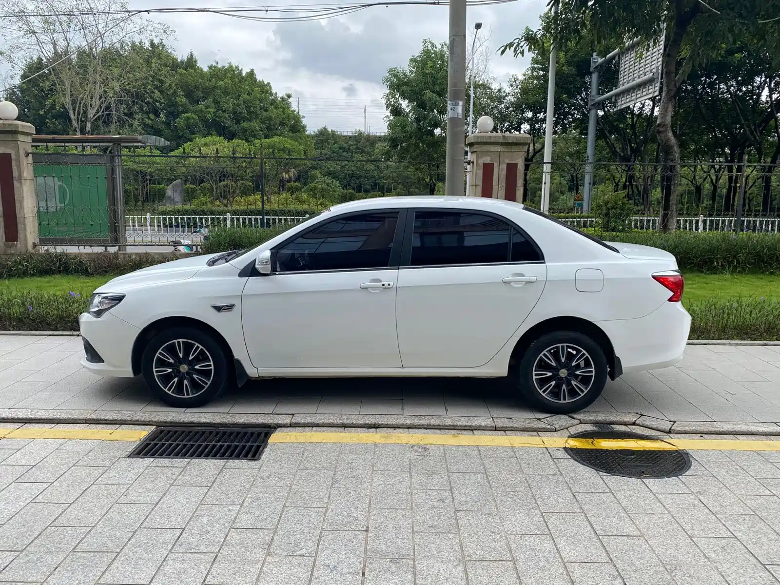 Фото 9 - BYD F3