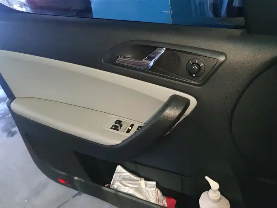 Škoda Yeti 2017 TSI280 DSG Advance фото 7
