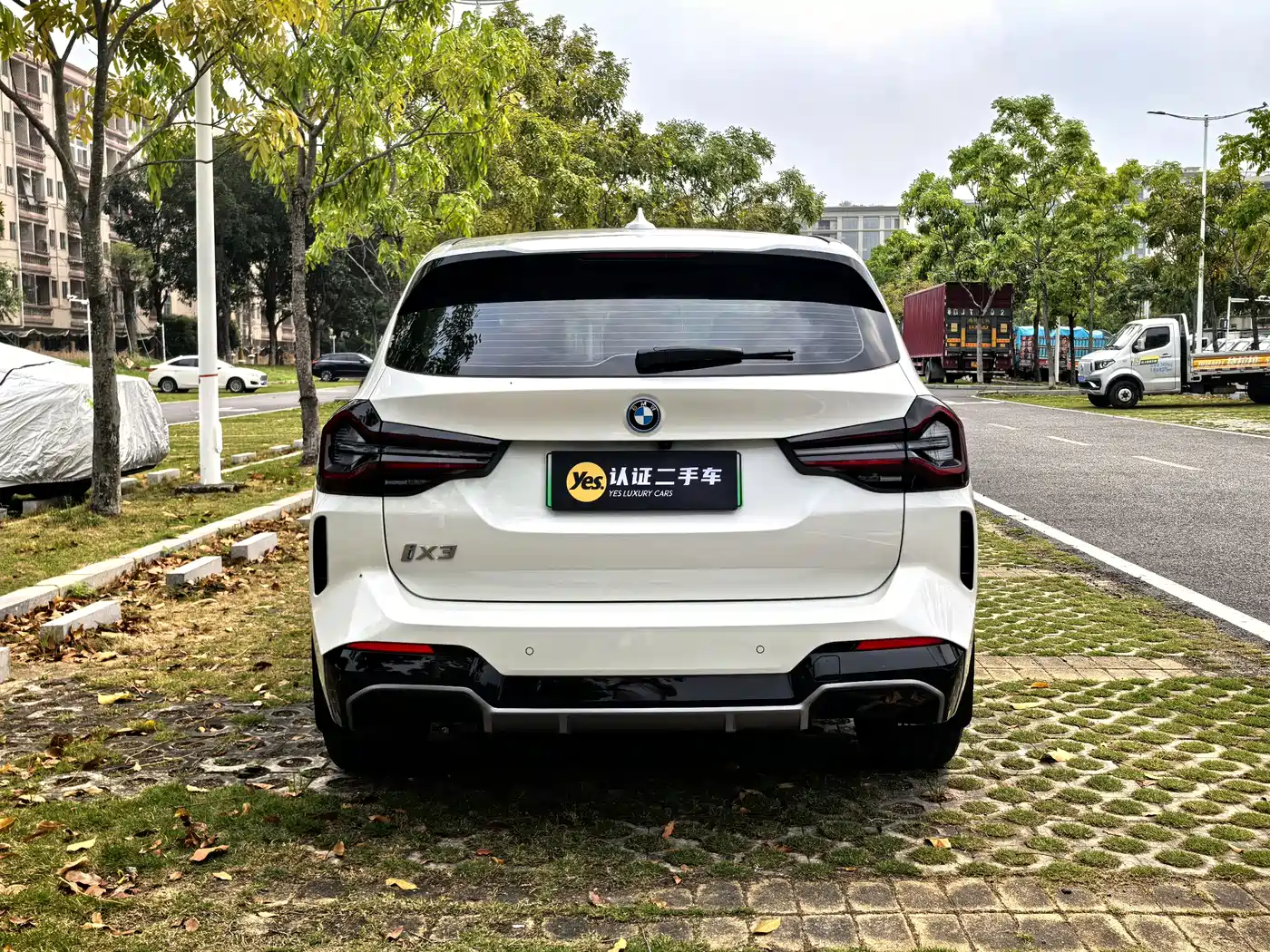 BMW IX3