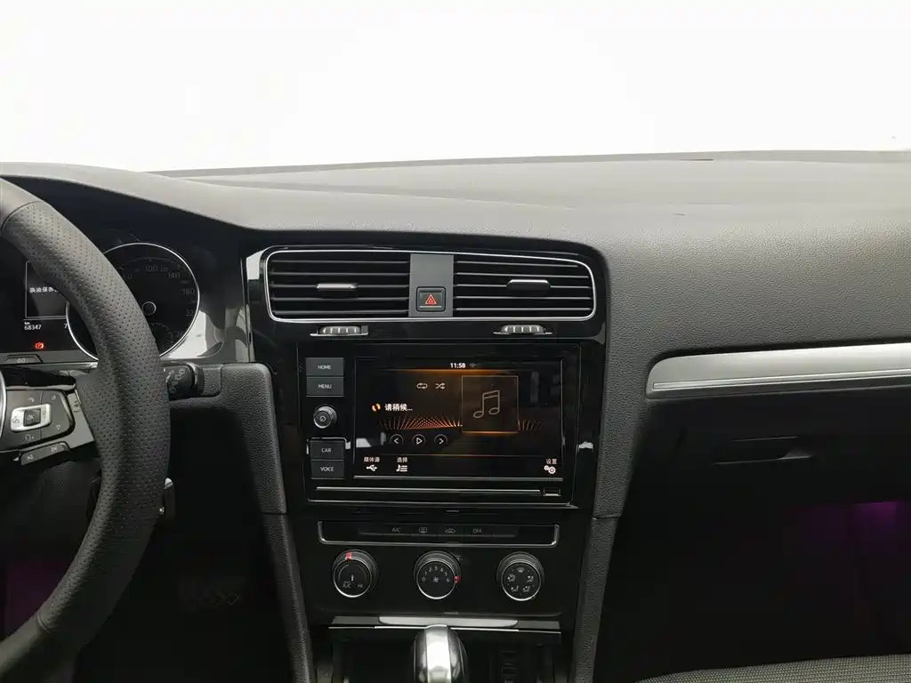 Volkswagen Golf 2018 1.6L Automatic Comfort фото 12
