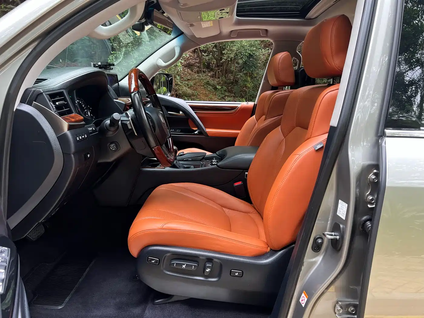 Lexus LX 2017 570 Dynamic Luxury фото 9