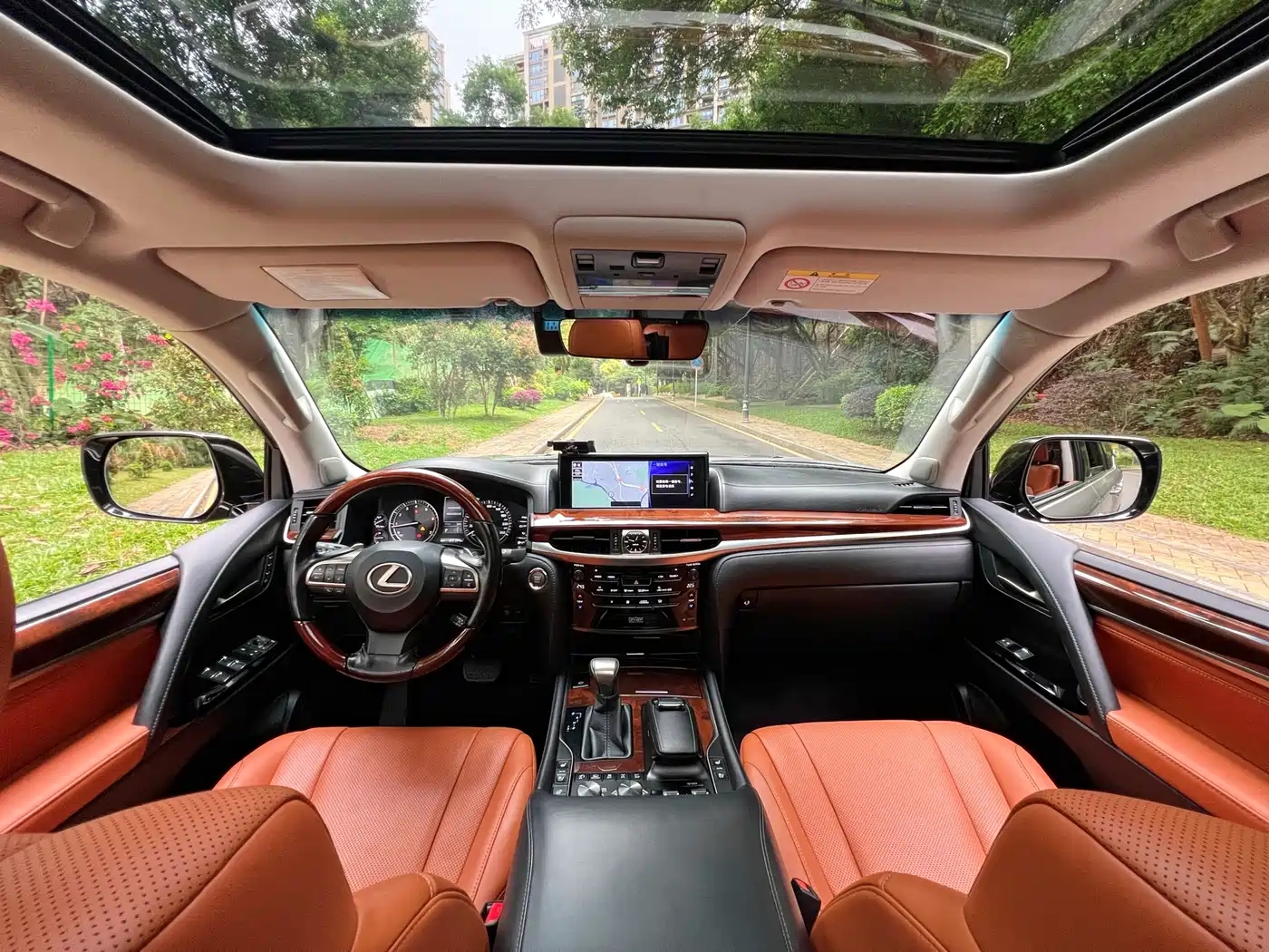 Lexus LX 2017 570 Dynamic Luxury фото 4