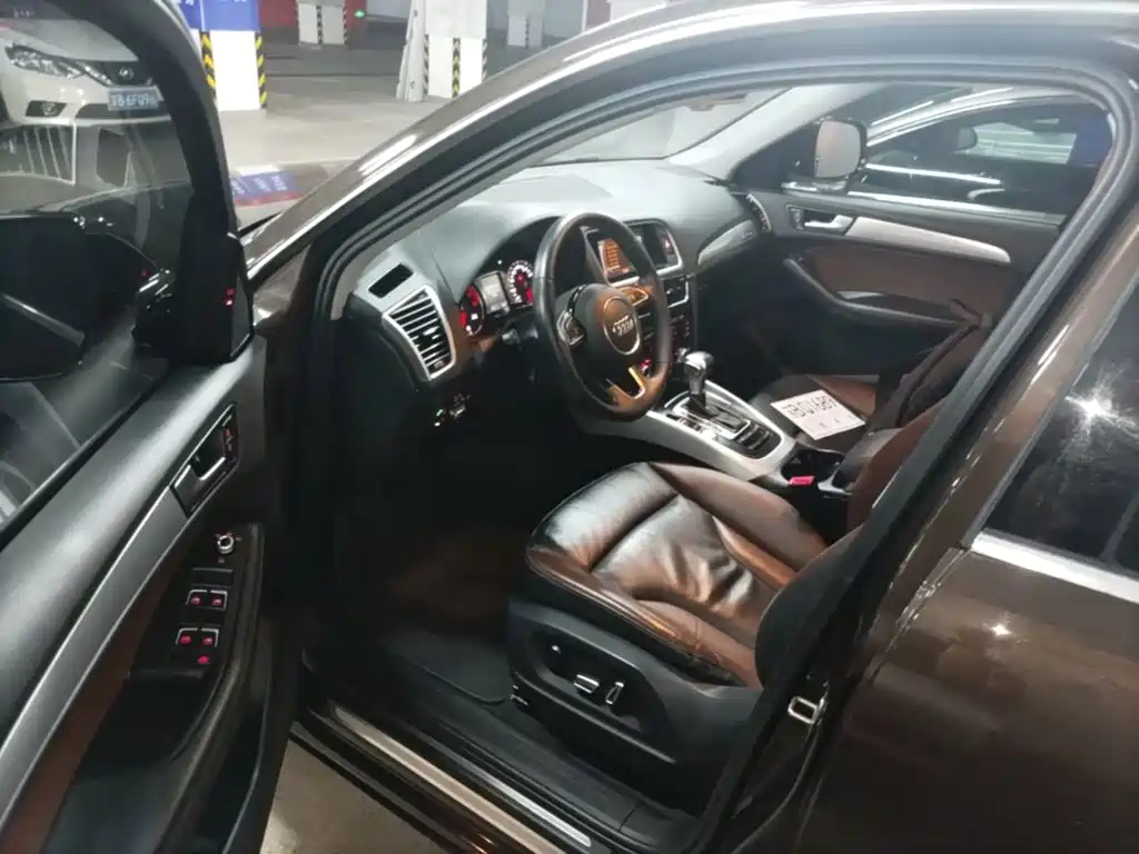 Audi Q5 2018 2017 Plus 40 TFSI Technology