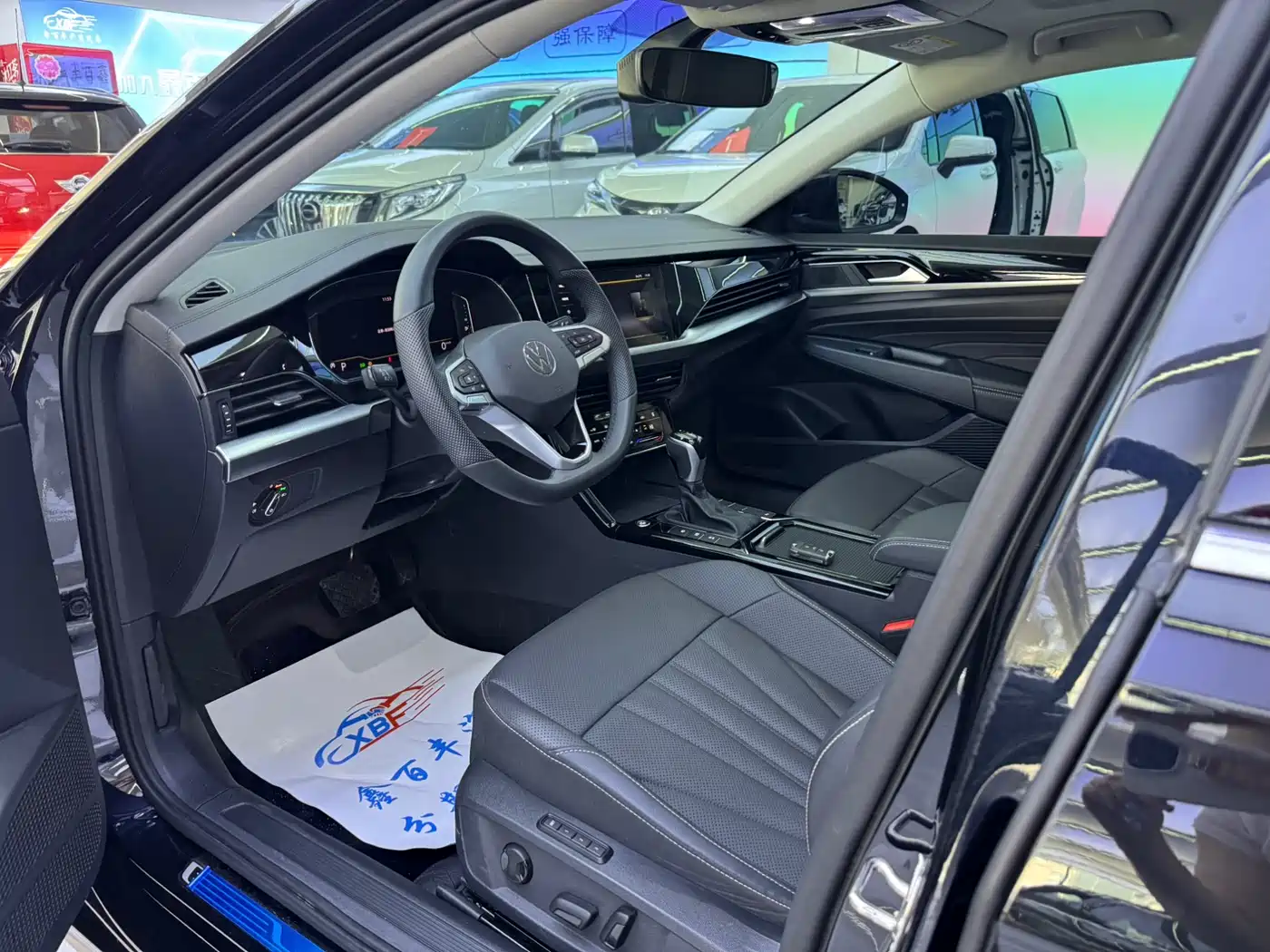 Volkswagen Passat 2025 Outstanding 330TSI Starlight Elite Edition фото 4