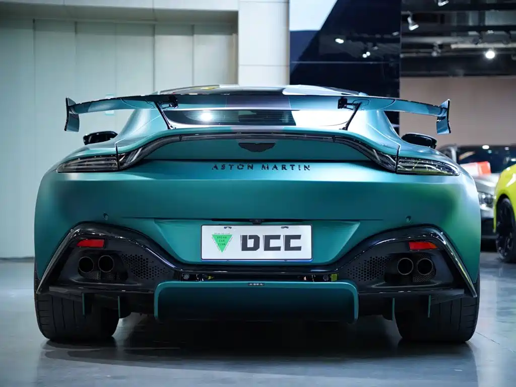 Фото 6 - Aston Martin Vantage