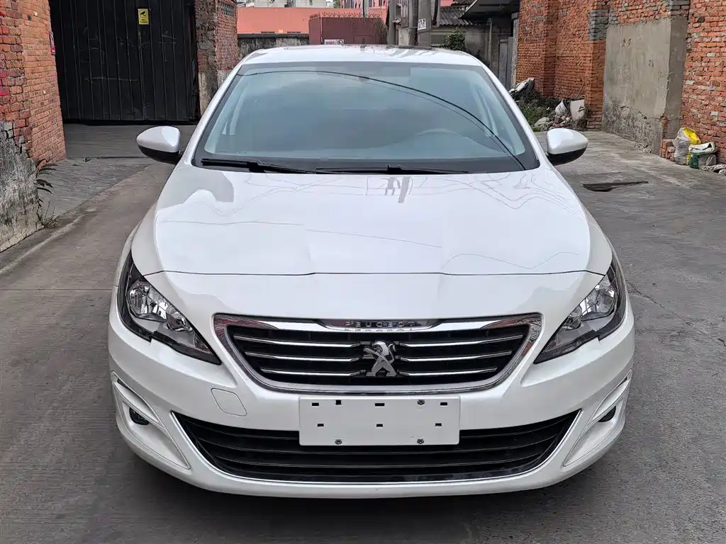Peugeot 408 2014 1.8L Automatic Luxury Edition фото 2