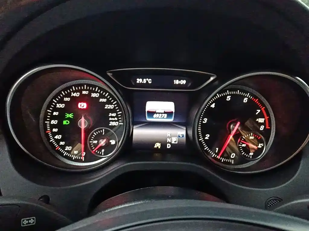 Mercedes-Benz CLA (Import) 2017 Facelift CLA 200 Style фото 8