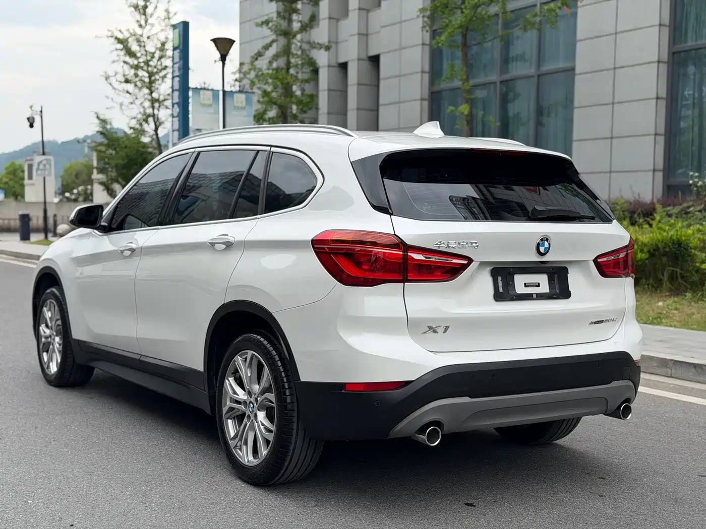 BMW X1 2018 sDrive20Li Leading Model фото 13