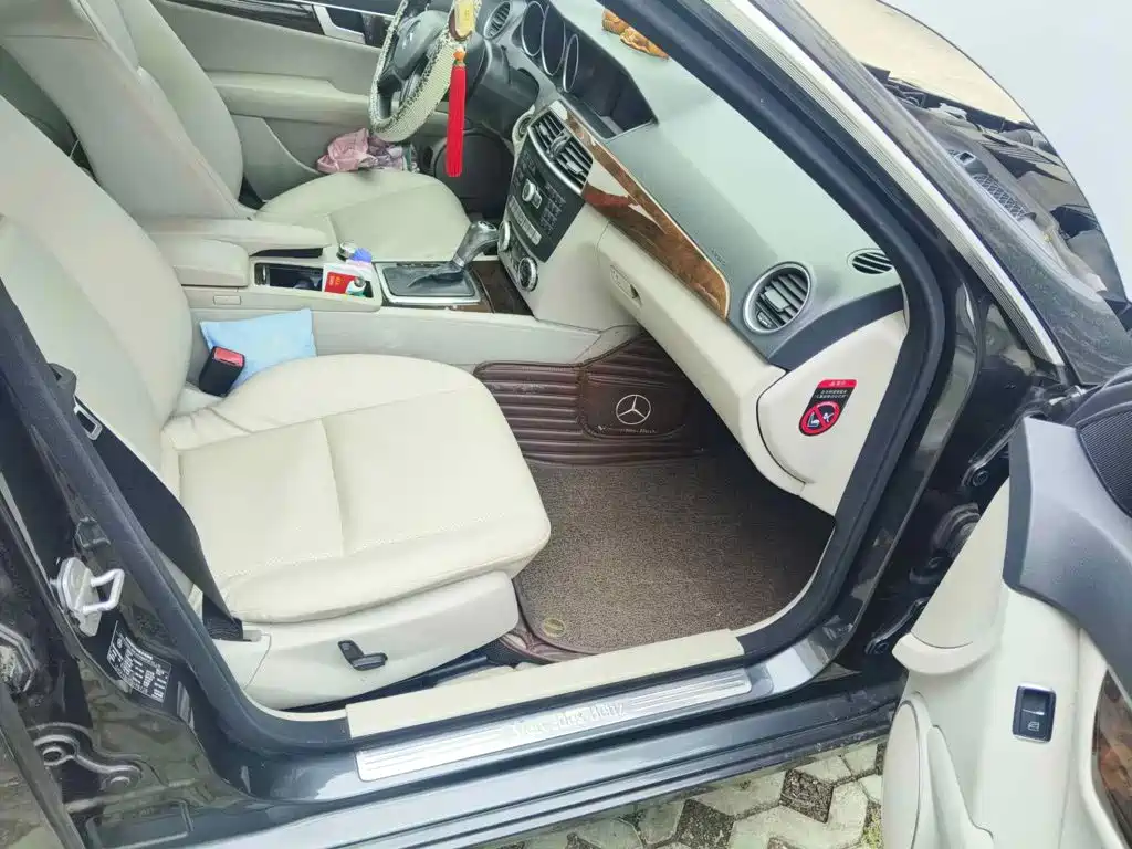 Mercedes-Benz C-Class 2012 2011 C 200 CGI Elegance