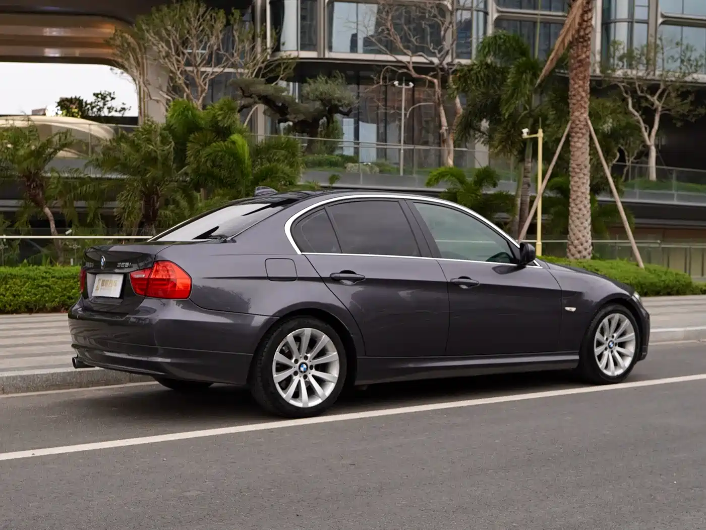 BMW 3 Series 2009 325i Luxury фото 13