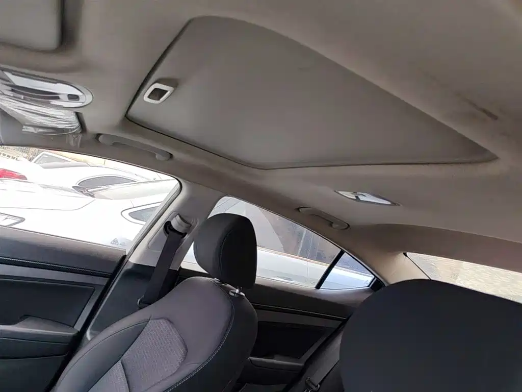 Hyundai Elantra 2018 1.4T DCT Dynamic·Vitality Model фото 18