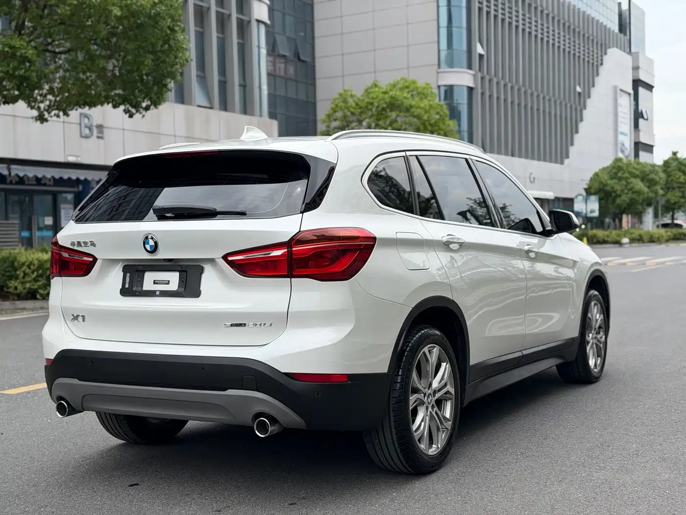 BMW X1 2018 sDrive20Li Leading Model фото 15
