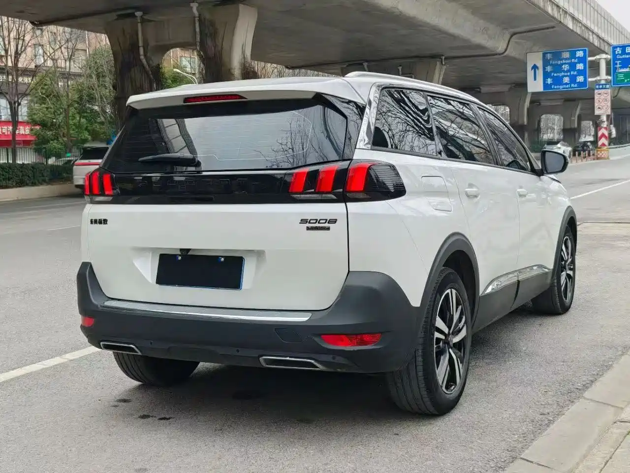 Peugeot 5008 2023 400THP True Love Edition 5-Seater фото 7