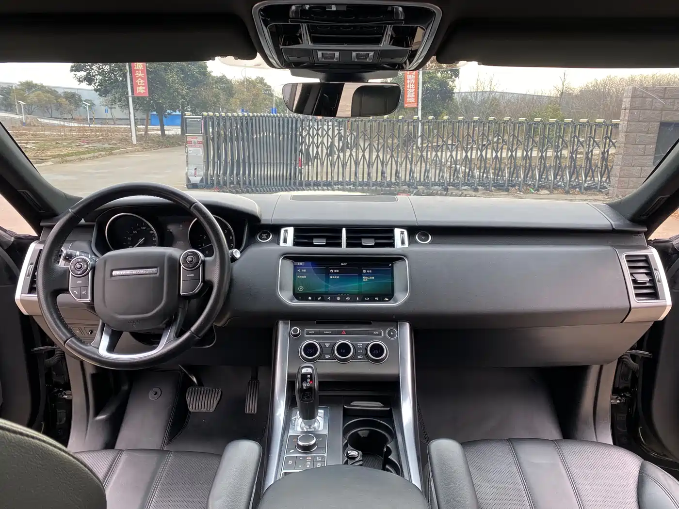 Land Rover Range Rover Sport 2017 3.0 SC V6 SE фото 8