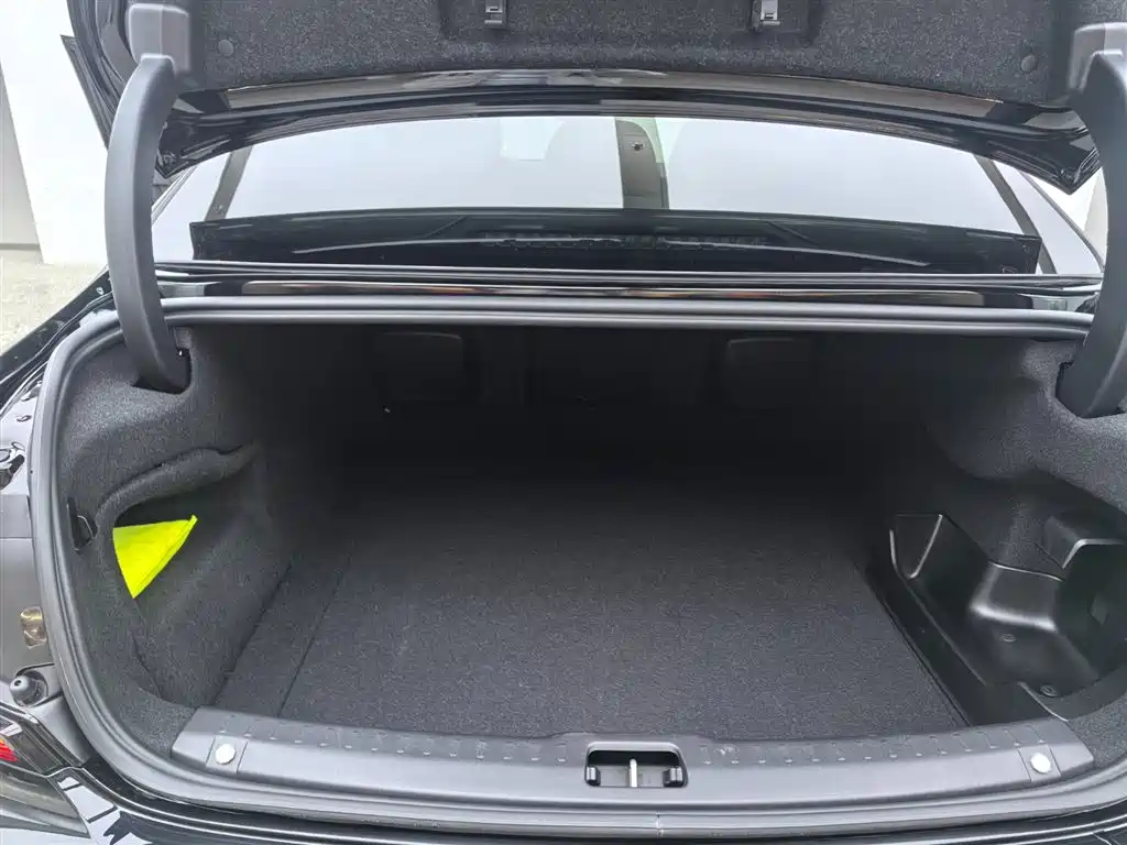 VOLVO S90 PLUG IN HYBRID