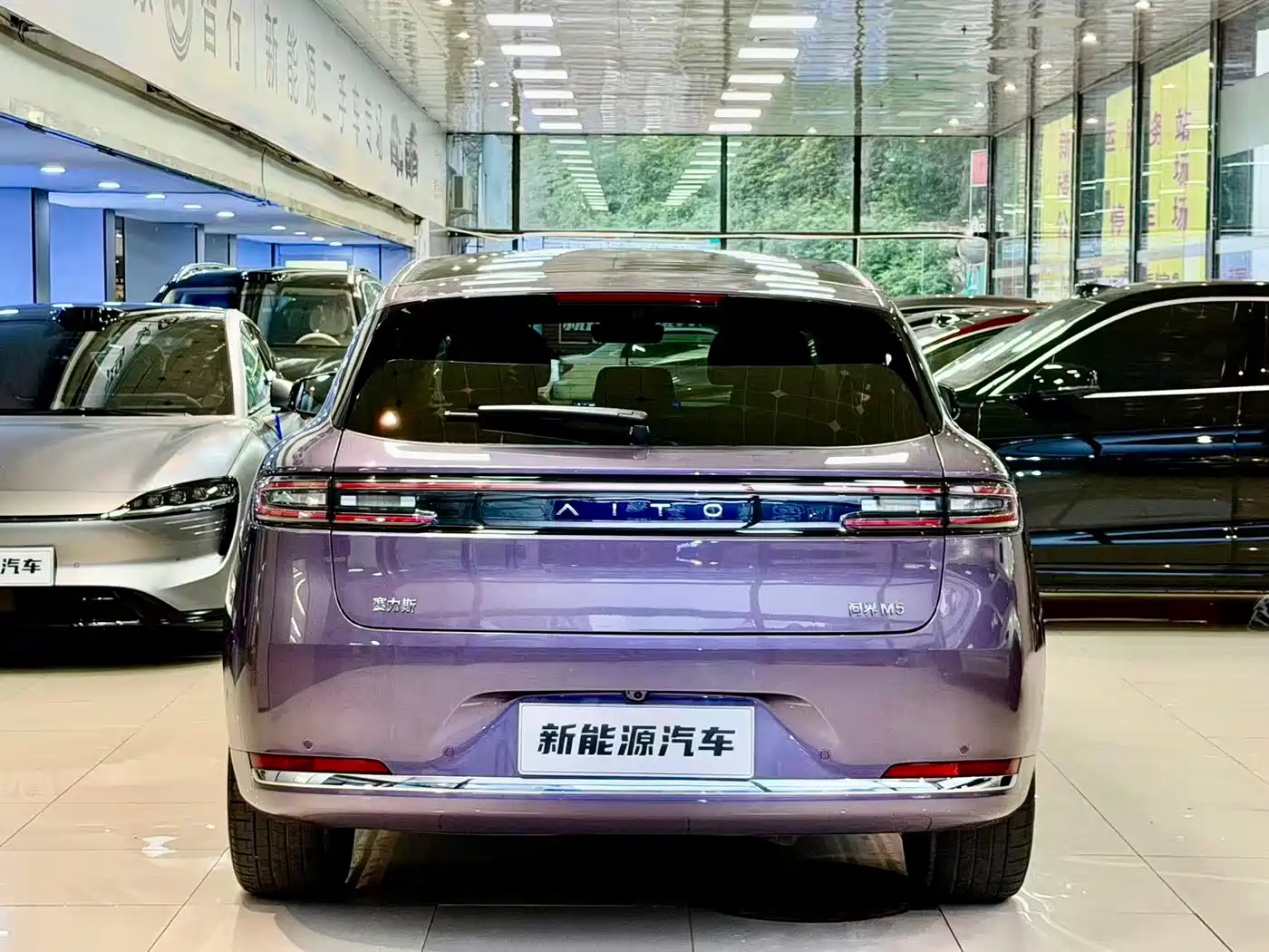 AITO Wenjie AITO M5 2025 Extended Range Ultra AWD фото 11