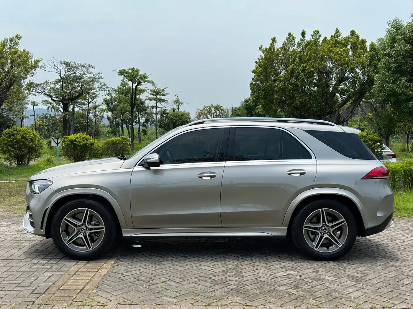 Mercedes-Benz GLE, миниатюра 7