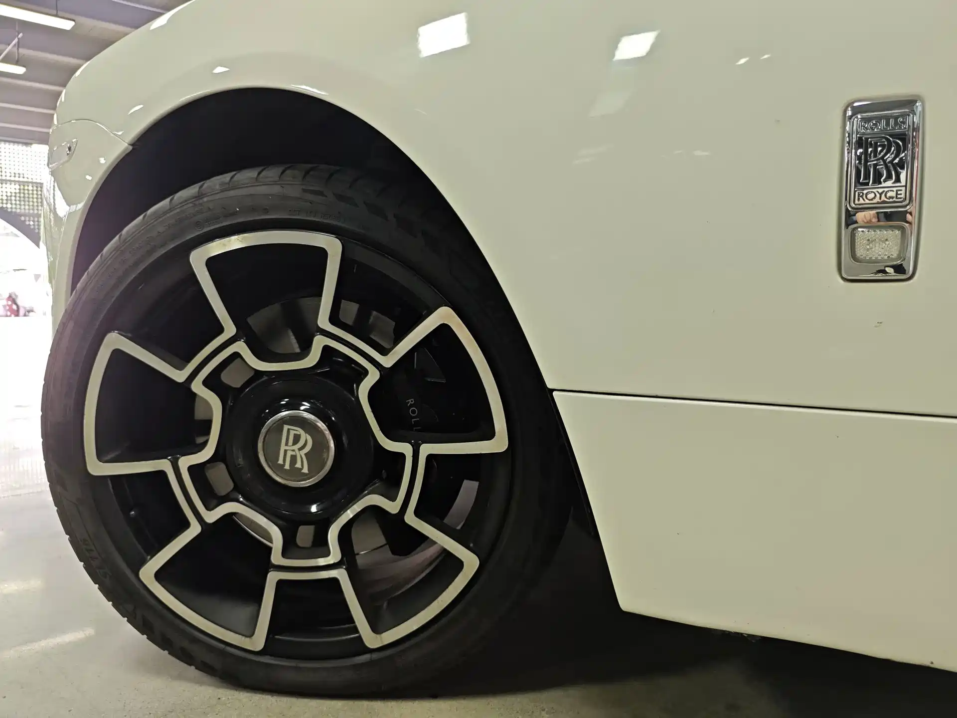 Фото 15 - Rolls-Royce Wraith