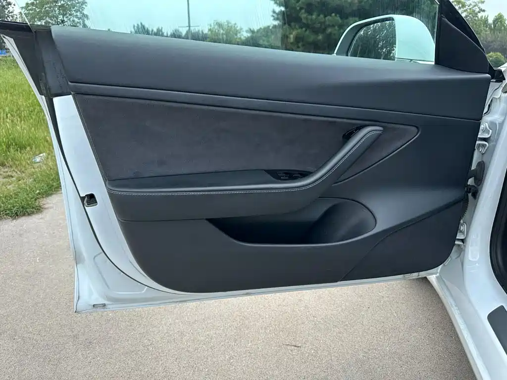 صورة 12 - Tesla Model 3