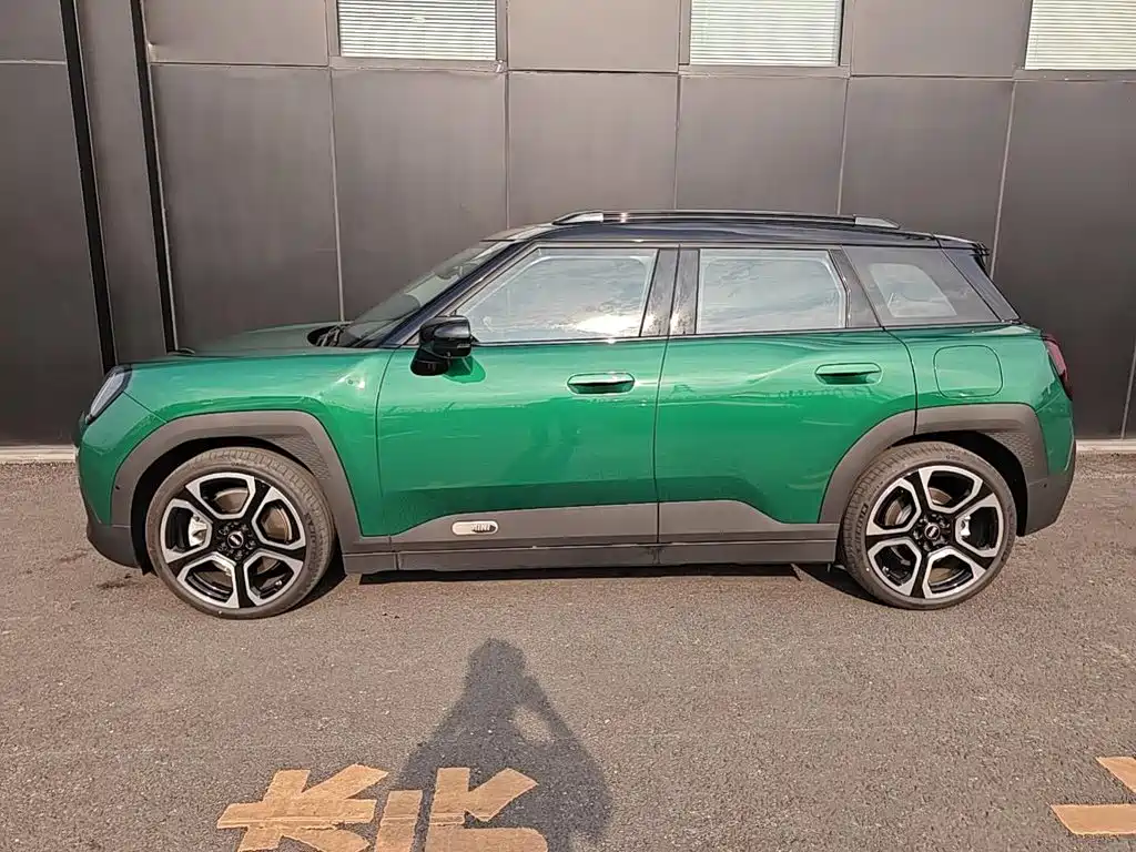 MINI Electric MINI ACEMAN 2026 2025 SE Artist