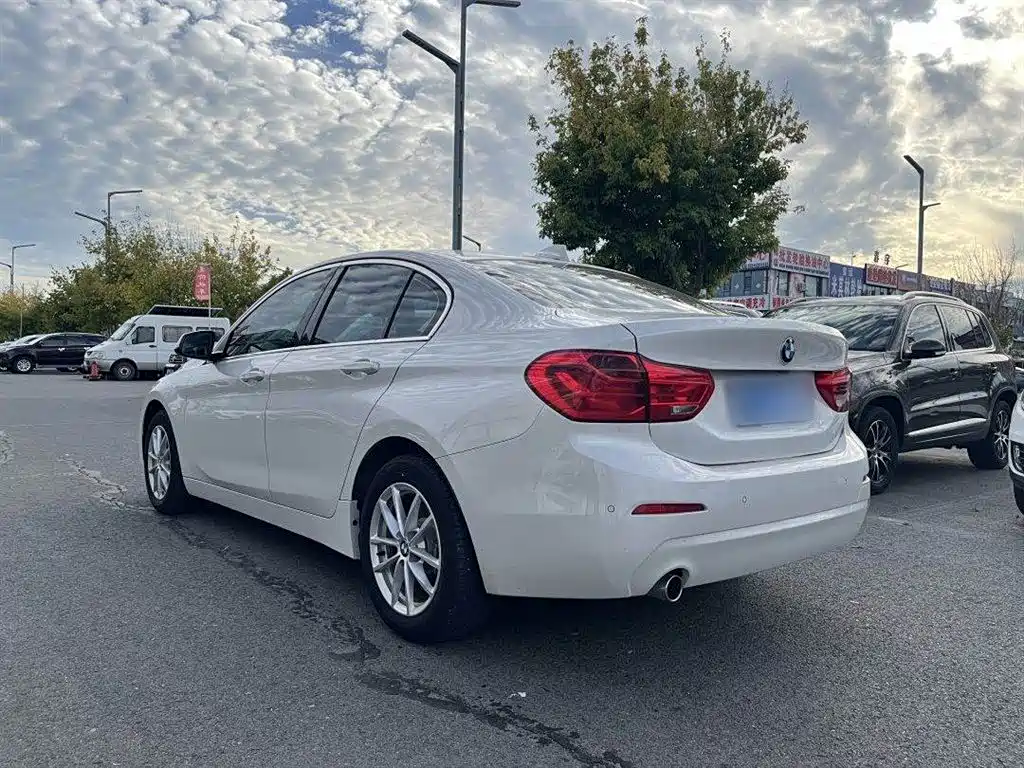 BMW 1 Series 2018 Facelift 118i Fashion фото 9