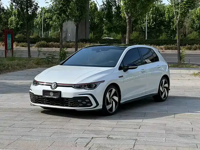 Volkswagen Golf GTI 380TSI DSG GTI
