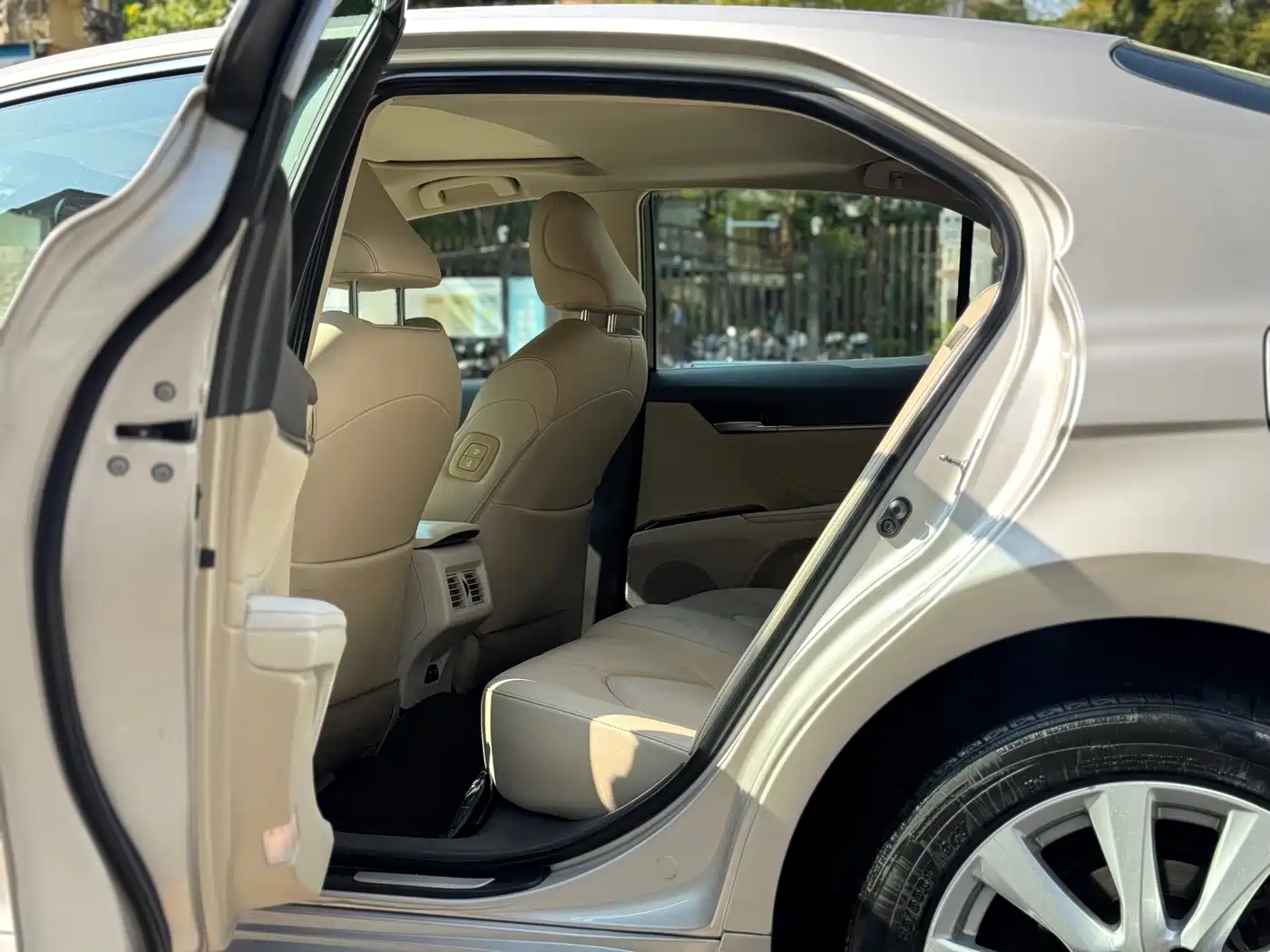 Toyota Camry 2018 2.0G Luxury Edition фото 12