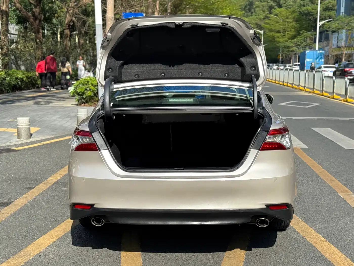 Toyota Camry 2018 2.0G Luxury Edition фото 15