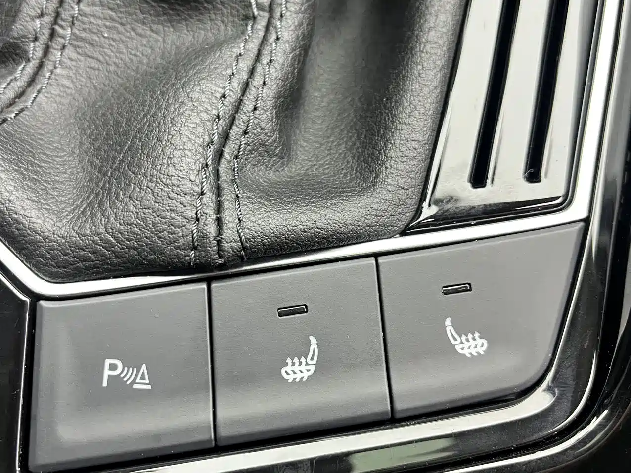 Volkswagen Tayron 2022 280TSI 2WD Luxury Smart Connect Edition фото 12