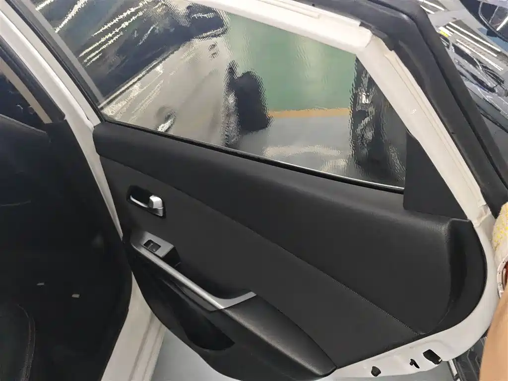 Kia K2 2015 Sedan 1.4L MT GLS фото 16