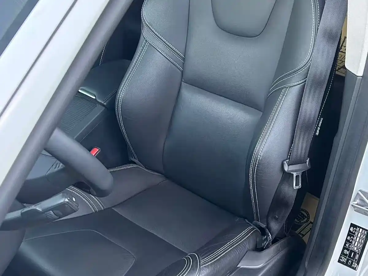 Фото 6 - Volvo XC60