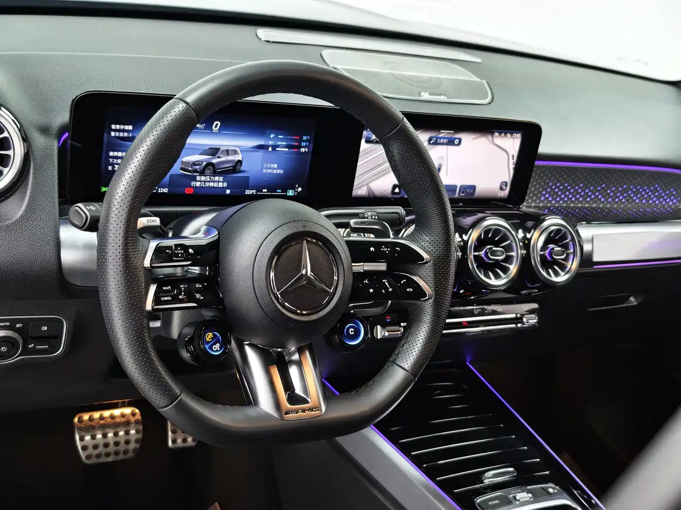 Mercedes-Benz GLB AMG 2024 AMG GLB 35 4MATIC фото 13